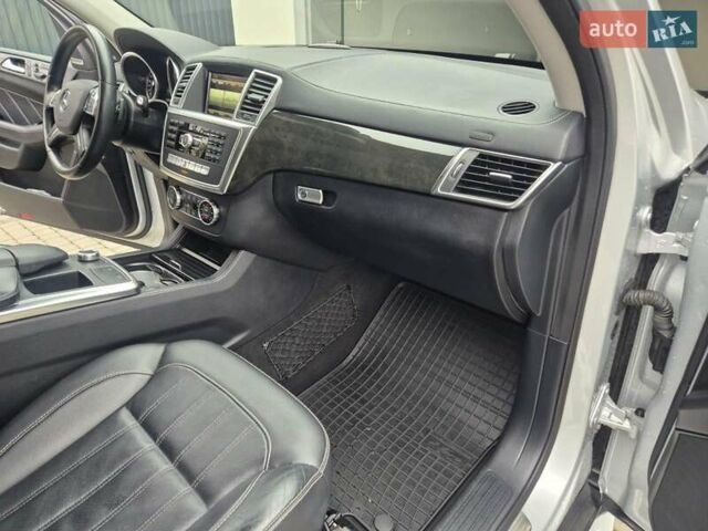 Серый Мерседес ГЛ-класс, объемом двигателя 3 л и пробегом 112 тыс. км за 22990 $, фото 30 на Automoto.ua