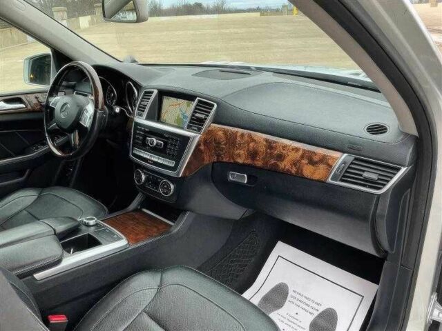 Серый Мерседес ГЛ-класс, объемом двигателя 3 л и пробегом 109 тыс. км за 16950 $, фото 13 на Automoto.ua