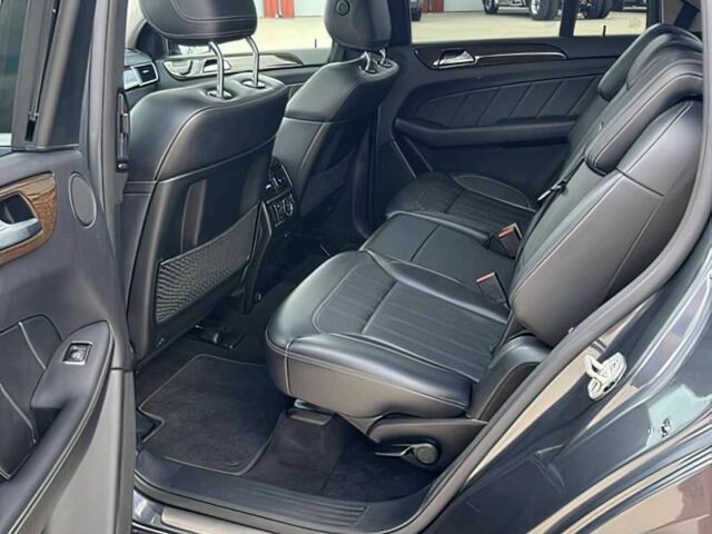 Серый Мерседес ГЛ-класс, объемом двигателя 3 л и пробегом 73 тыс. км за 13000 $, фото 11 на Automoto.ua