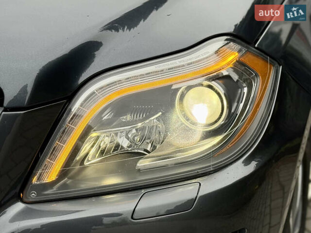 Серый Мерседес ГЛ-класс, объемом двигателя 3 л и пробегом 250 тыс. км за 24700 $, фото 21 на Automoto.ua