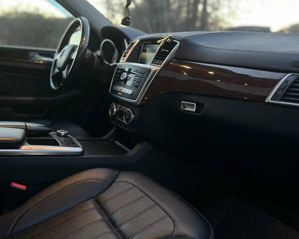 Сірий Мерседес ГЛ-Клас, об'ємом двигуна 2.99 л та пробігом 246 тис. км за 26900 $, фото 28 на Automoto.ua