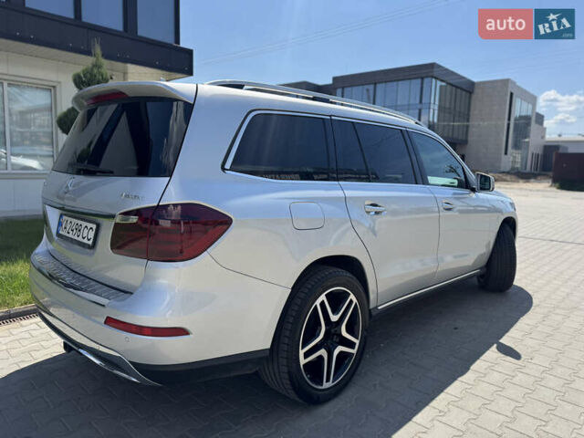 Серый Мерседес ГЛ-класс, объемом двигателя 3 л и пробегом 236 тыс. км за 18900 $, фото 24 на Automoto.ua