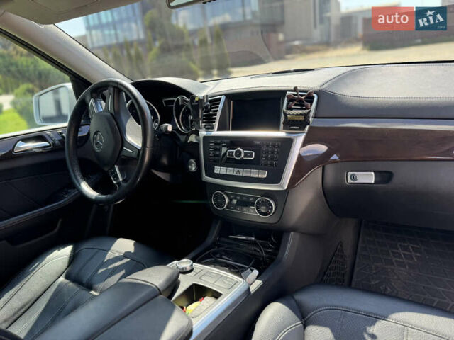 Серый Мерседес ГЛ-класс, объемом двигателя 3 л и пробегом 236 тыс. км за 18900 $, фото 31 на Automoto.ua