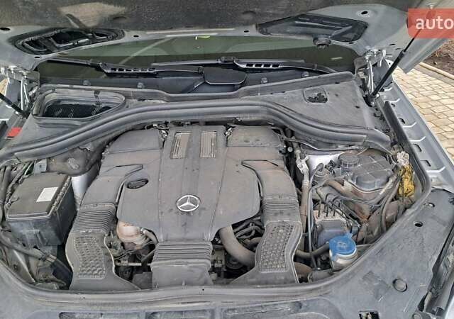 Серый Мерседес ГЛ-класс, объемом двигателя 3 л и пробегом 241 тыс. км за 25500 $, фото 18 на Automoto.ua
