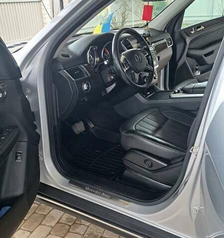 Серый Мерседес ГЛ-класс, объемом двигателя 3 л и пробегом 241 тыс. км за 25500 $, фото 8 на Automoto.ua