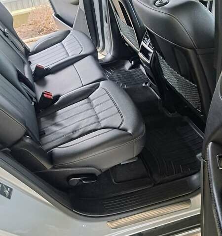 Серый Мерседес ГЛ-класс, объемом двигателя 3 л и пробегом 241 тыс. км за 25500 $, фото 19 на Automoto.ua