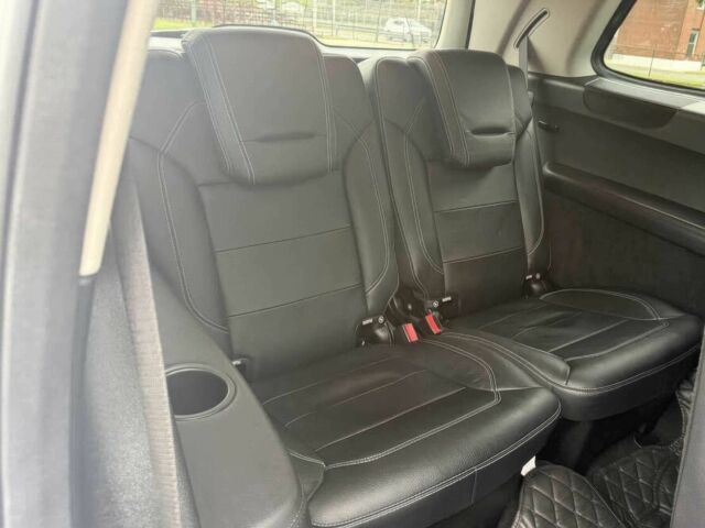 Серый Мерседес ГЛ-класс, объемом двигателя 4.7 л и пробегом 77 тыс. км за 6900 $, фото 15 на Automoto.ua