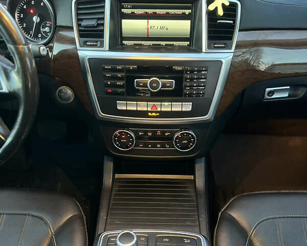 Сірий Мерседес ГЛ-Клас, об'ємом двигуна 2.99 л та пробігом 246 тис. км за 26900 $, фото 25 на Automoto.ua