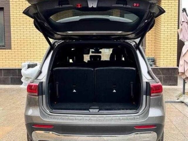 Серый Мерседес ГЛ-класс, объемом двигателя 2 л и пробегом 108 тыс. км за 25000 $, фото 4 на Automoto.ua