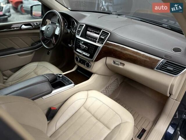 Синий Мерседес ГЛ-класс, объемом двигателя 3 л и пробегом 271 тыс. км за 21500 $, фото 59 на Automoto.ua