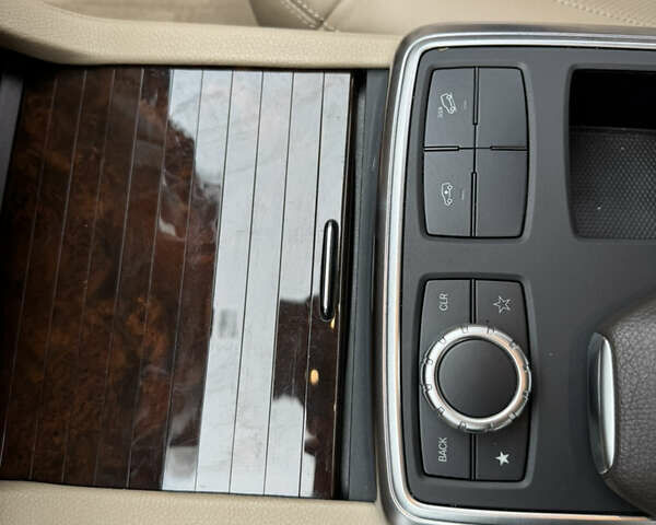 Синий Мерседес ГЛ-класс, объемом двигателя 2.99 л и пробегом 177 тыс. км за 27900 $, фото 24 на Automoto.ua