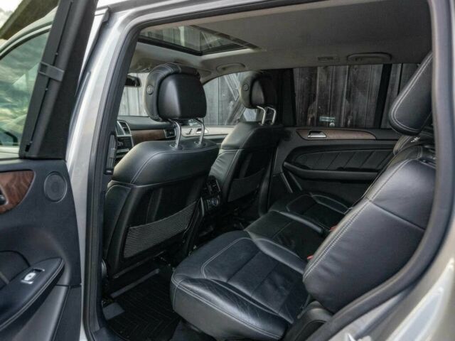 Синий Мерседес ГЛ-класс, объемом двигателя 3 л и пробегом 76 тыс. км за 3000 $, фото 9 на Automoto.ua