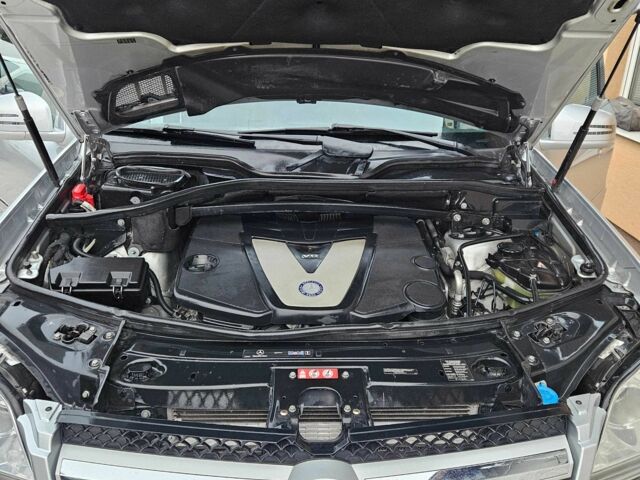 Серый Мерседес GL серия, объемом двигателя 3 л и пробегом 165 тыс. км за 19500 $, фото 9 на Automoto.ua