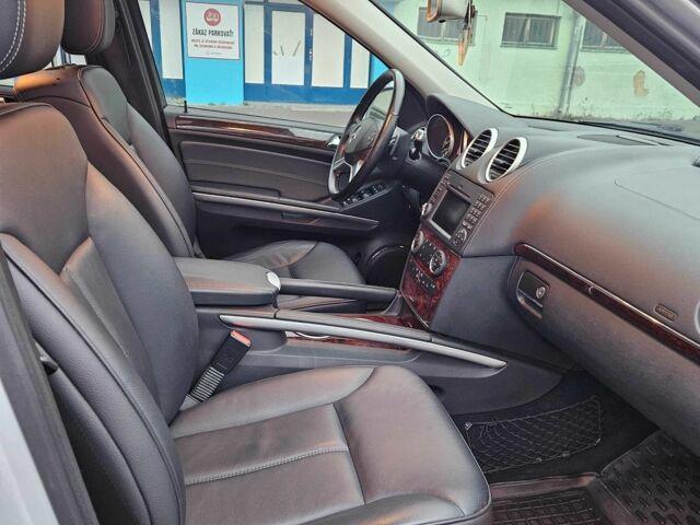 Серый Мерседес GL серия, объемом двигателя 3 л и пробегом 165 тыс. км за 19500 $, фото 16 на Automoto.ua