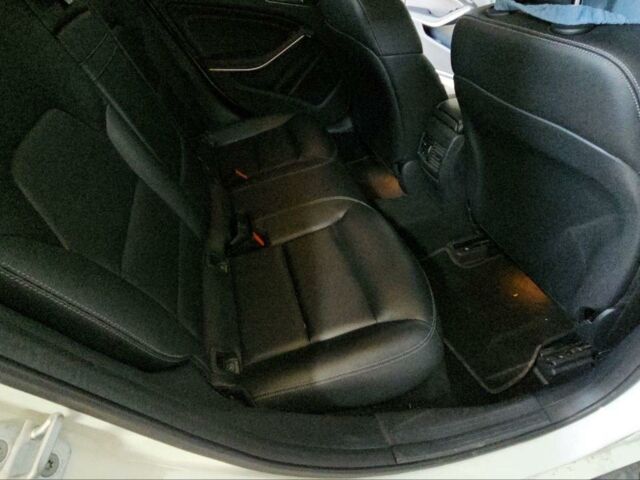 Белый Мерседес ГЛA 200, объемом двигателя 2.2 л и пробегом 127 тыс. км за 16300 $, фото 14 на Automoto.ua