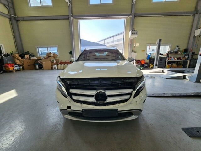 Белый Мерседес ГЛA 200, объемом двигателя 2.2 л и пробегом 127 тыс. км за 16300 $, фото 1 на Automoto.ua