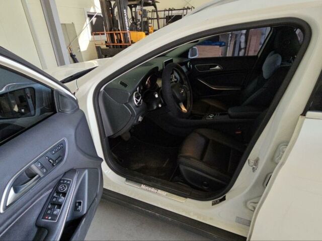 Белый Мерседес ГЛA 200, объемом двигателя 2.2 л и пробегом 127 тыс. км за 16300 $, фото 11 на Automoto.ua