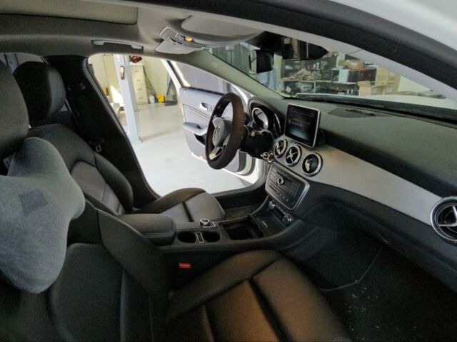 Белый Мерседес ГЛA 200, объемом двигателя 2.2 л и пробегом 127 тыс. км за 16300 $, фото 9 на Automoto.ua