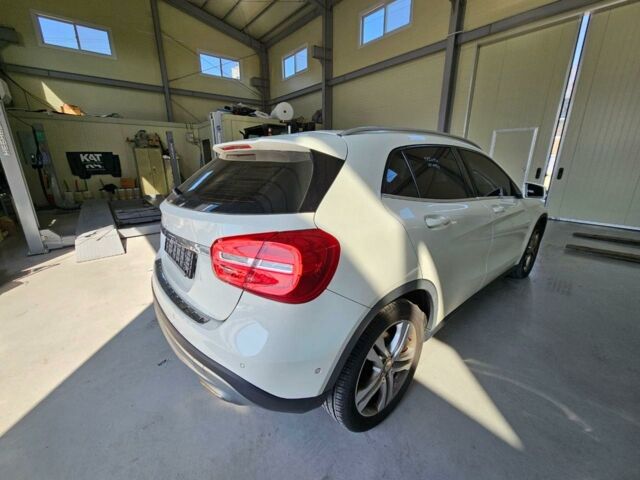 Белый Мерседес ГЛA 200, объемом двигателя 2.2 л и пробегом 127 тыс. км за 16300 $, фото 6 на Automoto.ua