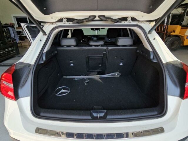 Белый Мерседес ГЛA 200, объемом двигателя 2.2 л и пробегом 127 тыс. км за 16300 $, фото 17 на Automoto.ua