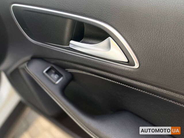 Белый Мерседес GLA 220, объемом двигателя 2.1 л и пробегом 220 тыс. км за 24900 $, фото 20 на Automoto.ua