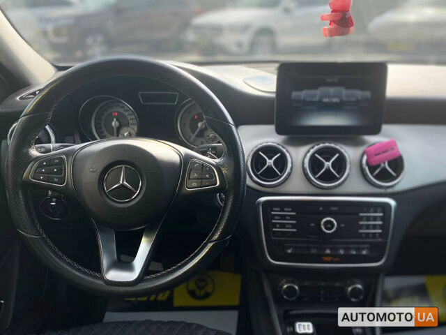 Белый Мерседес GLA 220, объемом двигателя 2.1 л и пробегом 220 тыс. км за 24900 $, фото 14 на Automoto.ua