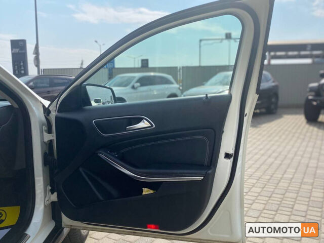Белый Мерседес GLA 220, объемом двигателя 2.1 л и пробегом 220 тыс. км за 24900 $, фото 21 на Automoto.ua