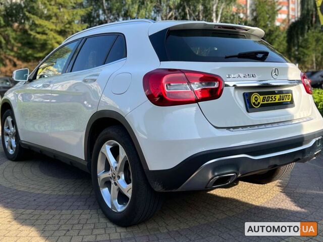Білий Мерседес GLA 250, об'ємом двигуна 2 л та пробігом 18 тис. км за 22900 $, фото 10 на Automoto.ua