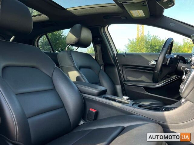 Білий Мерседес GLA 250, об'ємом двигуна 2 л та пробігом 18 тис. км за 22900 $, фото 11 на Automoto.ua