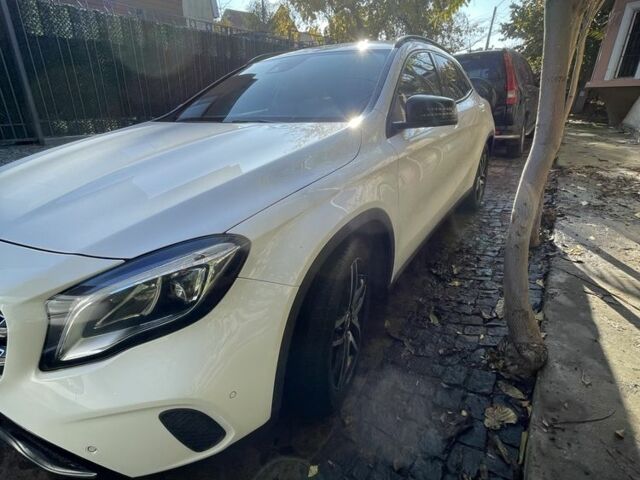 Білий Мерседес ГЛА-Клас, об'ємом двигуна 1.6 л та пробігом 1000 тис. км за 25000 $, фото 3 на Automoto.ua