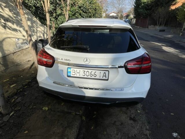 Білий Мерседес ГЛА-Клас, об'ємом двигуна 1.6 л та пробігом 1000 тис. км за 25000 $, фото 4 на Automoto.ua