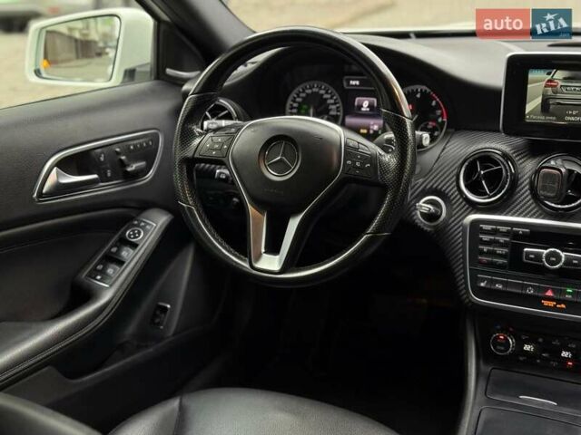 Белый Мерседес ГЛА-Класс, объемом двигателя 2.14 л и пробегом 215 тыс. км за 18500 $, фото 25 на Automoto.ua