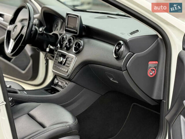 Белый Мерседес ГЛА-Класс, объемом двигателя 1.99 л и пробегом 96 тыс. км за 17500 $, фото 8 на Automoto.ua