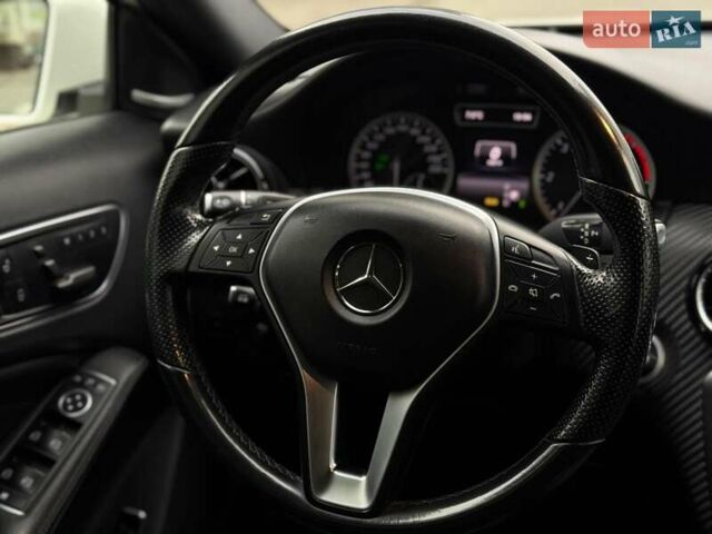 Белый Мерседес ГЛА-Класс, объемом двигателя 2.14 л и пробегом 215 тыс. км за 18500 $, фото 32 на Automoto.ua