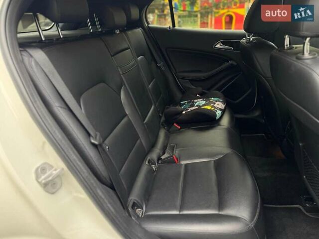 Белый Мерседес ГЛА-Класс, объемом двигателя 2.14 л и пробегом 215 тыс. км за 18500 $, фото 21 на Automoto.ua