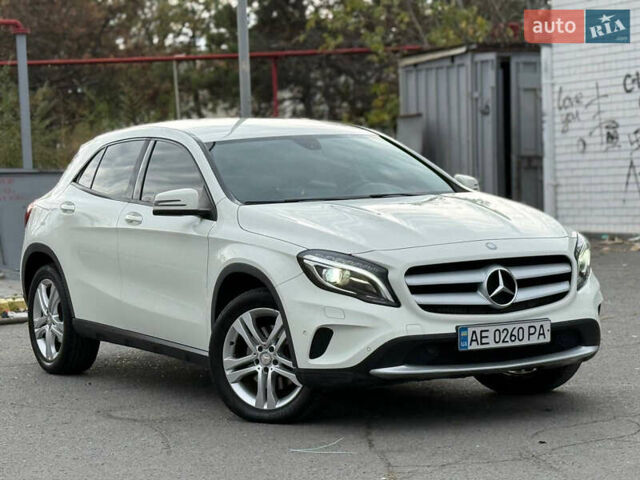 Белый Мерседес ГЛА-Класс, объемом двигателя 1.99 л и пробегом 96 тыс. км за 17500 $, фото 2 на Automoto.ua