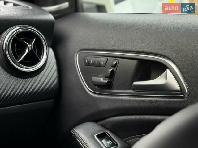 Белый Мерседес ГЛА-Класс, объемом двигателя 2.14 л и пробегом 215 тыс. км за 18500 $, фото 29 на Automoto.ua