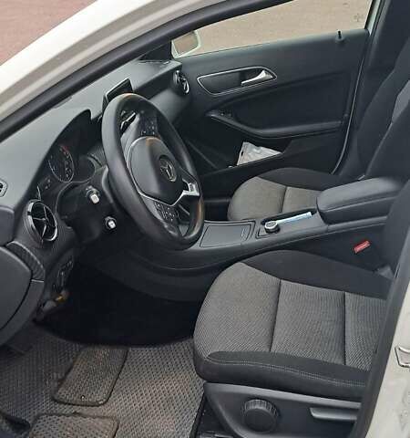 Белый Мерседес ГЛА-Класс, объемом двигателя 2.14 л и пробегом 138 тыс. км за 16500 $, фото 5 на Automoto.ua