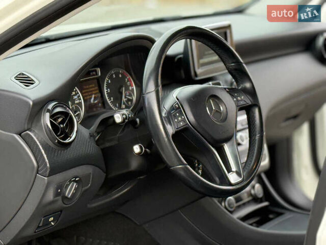 Белый Мерседес ГЛА-Класс, объемом двигателя 1.99 л и пробегом 96 тыс. км за 17500 $, фото 11 на Automoto.ua