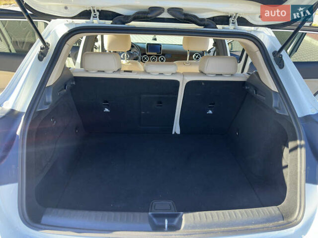 Білий Мерседес ГЛА-Клас, об'ємом двигуна 1.6 л та пробігом 111 тис. км за 18599 $, фото 25 на Automoto.ua