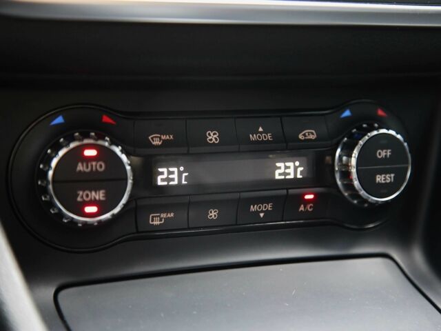 Білий Мерседес ГЛА-Клас, об'ємом двигуна 2 л та пробігом 102 тис. км за 19500 $, фото 17 на Automoto.ua