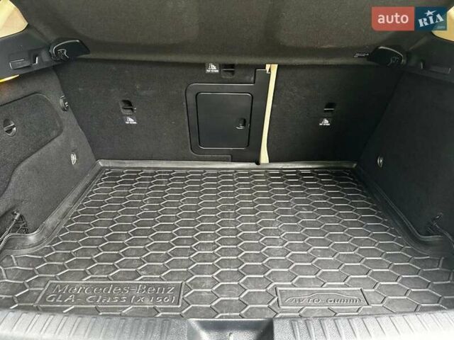 Белый Мерседес ГЛА-Класс, объемом двигателя 1.99 л и пробегом 150 тыс. км за 16600 $, фото 11 на Automoto.ua