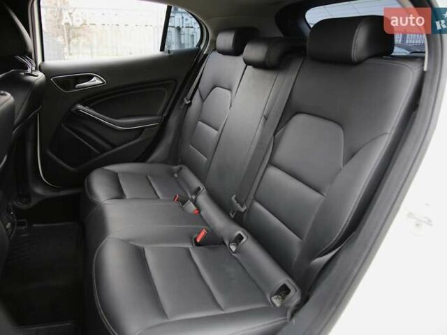 Білий Мерседес ГЛА-Клас, об'ємом двигуна 1.99 л та пробігом 102 тис. км за 19500 $, фото 7 на Automoto.ua