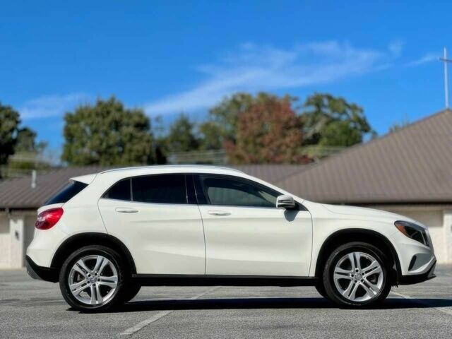 Белый Мерседес ГЛА-Класс, объемом двигателя 2 л и пробегом 71 тыс. км за 5400 $, фото 3 на Automoto.ua