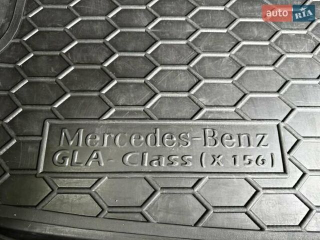Белый Мерседес ГЛА-Класс, объемом двигателя 1.99 л и пробегом 150 тыс. км за 16600 $, фото 12 на Automoto.ua