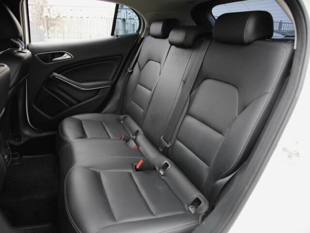 Білий Мерседес ГЛА-Клас, об'ємом двигуна 2 л та пробігом 102 тис. км за 19500 $, фото 7 на Automoto.ua