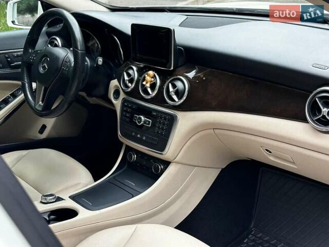 Белый Мерседес ГЛА-Класс, объемом двигателя 1.99 л и пробегом 150 тыс. км за 16600 $, фото 13 на Automoto.ua