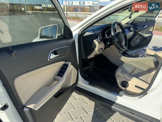 Білий Мерседес ГЛА-Клас, об'ємом двигуна 1.6 л та пробігом 111 тис. км за 18599 $, фото 22 на Automoto.ua