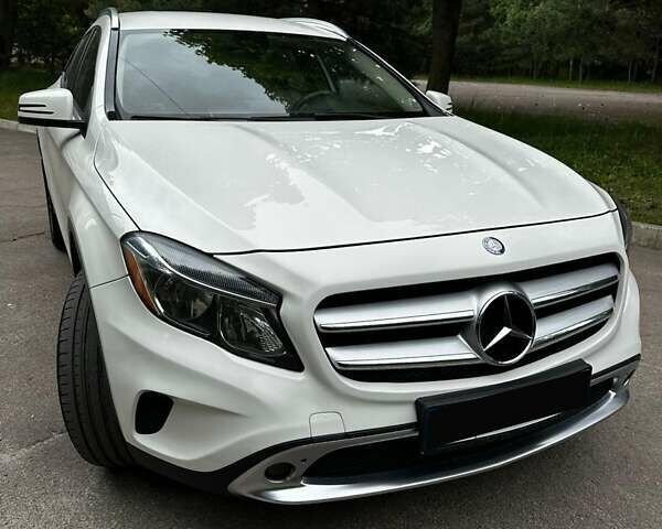 Белый Мерседес ГЛА-Класс, объемом двигателя 1.99 л и пробегом 150 тыс. км за 16600 $, фото 3 на Automoto.ua