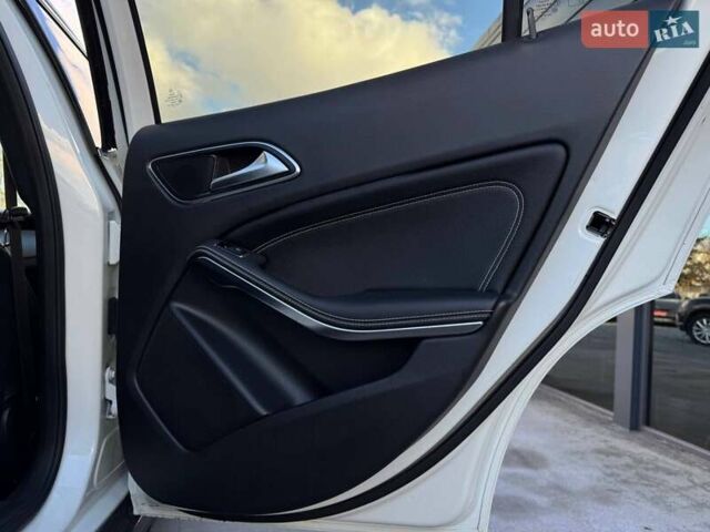 Білий Мерседес ГЛА-Клас, об'ємом двигуна 1.99 л та пробігом 149 тис. км за 18000 $, фото 65 на Automoto.ua